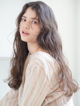 パール(PearL)の写真/《カット+パーマ+TR¥10950》コテ巻風パーマ・ニュアンスパーマで抜け感のある柔らかなスタイルに【代官山】