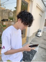 リヴゴーシュ(rive gauche)&nbsp;メンズパーマ。前髪ありの縦落ちパーマ。