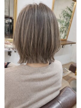 アンネル(An nelle) 白髪ぼかし大人レイヤーボブ