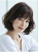40代の白髪を活かす上品ショートボブ