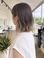 アトリーチェ 昭和店(ATTRICE) 毛先グレージュのバレイヤージュボブ
