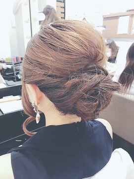 ブラウ ネイル パーティー(Blau Nail Party) シンプルシニヨン