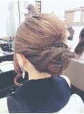 シンプルシニヨン
