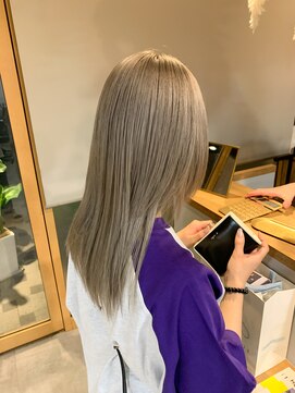 レオン(Re:ON) ミルクティーグレージュカラー