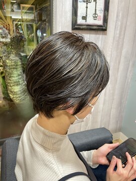 ビューティーワークスループライン(beautyworks LoopLine) マッシュベースの大人カジュアルショート