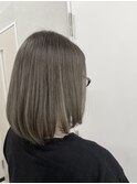 オリーブグレージュ