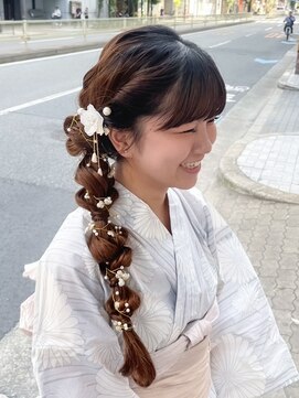 ルピナス(Lupine.) 【Honoka】ふわふわ編み下ろしヘア♪