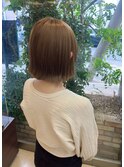 切りっぱなしボブ×ブリーチ無しハイトーンカラー