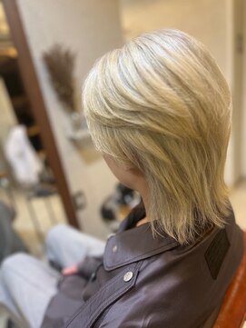 ヘアメイク リヴ(Hair Make Liv) メンズハイトーン×ウルフカット