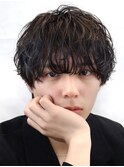 黒髪シャドウパーマ韓国ショートマッシュツーブロックミニウルフ