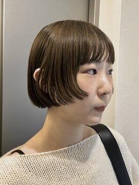 メルシー(merci.) コンパクト前上がりミニボブ+プレイングカラー