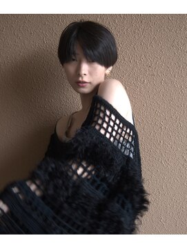 ショート×ダークカラー