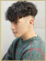 ジジバイワースホワイル(jiji by WORTH WHILE) リバースセンターパート刈り上げセンターパートサーフカール