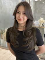 エッセンザ 梅田(ESSENZA) レイヤーカット海外レイヤーレイヤースタイルグレージュ