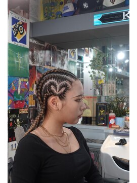 ツークツワンク バーバー 新宿(ZUG2WANG BARBER) デザインコーンロウ