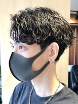 ツーダブルバイフィフス 西梅田店(WW.. by fifth) ツイストスパイラルパーマセンターパートメンズマッシュウルフ