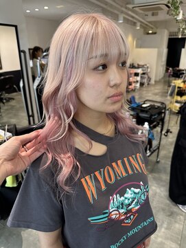 イリ 梅田(ili) ハイトーン×インナーカラー