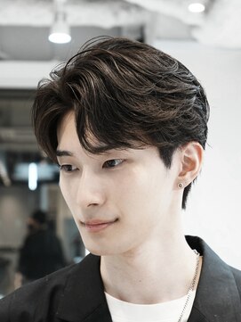 フィフスパーク(fifth PARK) センターパートフェザーパーマニュアンスパーマカルマパーマ緩め