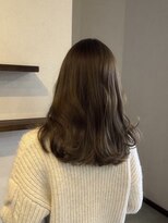 カルマンド(Calmando) まろやかなゆるいグレージュ×抜け感