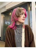 ベージュ×ピンクのデザインウルフ