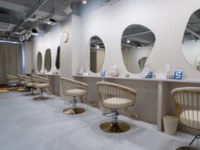 ミリー(MILLY)の雰囲気（ゆったりとしたスペースで隣を気にせずリラックスできるセット面）