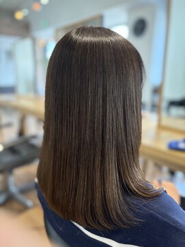 ベルライズ(Belrize) チリつき毛でも自然なストレートに。柔らかくまとまる艶髪へ