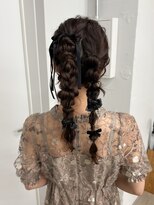 ミーナ バイ アーバン(Meena by urban.)&nbsp;【stylist AIKA】ツインあみ下ろしアレンジ