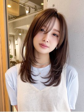 ミー 岡崎(mii) レイヤーミディアム×内巻きワンカール