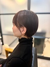 "横顔"や"他人からの目線"も意識したデザインつくりを考慮
