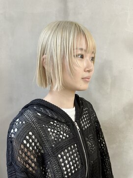 アタッカ(atacca) ボブホワイトベージュ