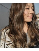 リリアン(Lillian) クセ毛風ナチュラルロング