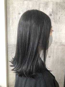 ラジ(lagi) 切りっぱなし+ミディアムボブ