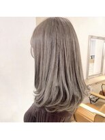赤みがなくなるくすみ色
