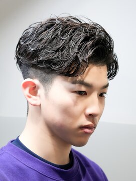 アルファ 新宿(alpha) フェザーパーマ/刈り上げセンターパート/サーフカール[新宿]