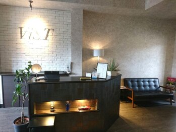 ヘアサロン ビスト(hairsalon ViST)の写真/少人数だからこその落ち着いた時間が過ごせる。ゆったりとした時間が流れるサロンで癒しの時間を…。