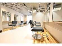 シエロバイシエスタ 池袋(cielo by siesta)の雰囲気（暖かみのある開放感溢れる店内♪）