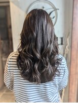 イコウヘアデザイン(icou hair design)&nbsp;白髪ぼかしハイライト×ロング巻きスタイル