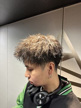 ライズ 渋谷店(RISE) 束間アップバングベリーショート