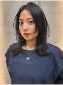 ミディアムレイヤー レイヤーヘア 顔まわりレイヤー