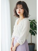 重めレイヤーボブくすみベージュ小顔カット外ハネボブ