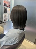オリーブグレージュ・切りっぱなし・ぱつんとボブ