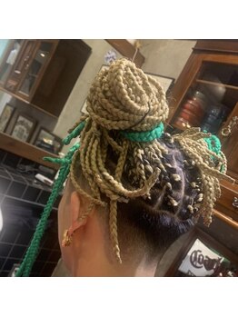 エルエーヘアー(L.AHAIR)の写真/ブレイズやコーンロウもできます！！イベント前やみんなと違う奇抜な髪型をしたい方は是非！