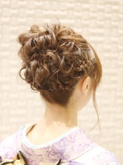 【新宿Neolive】卒業式ヘアセット+袴着付け￥１２９６０