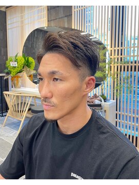 ラテ 渋谷(LATTE) 大人ショートヘア　刈り上げ　barber style