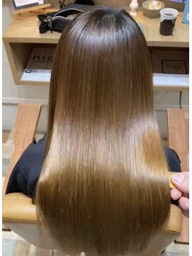 ニコ ヘアリラクゼーション(Nico hair relaxation) 髪質改善トリートメントブラウンうるツヤ髪ナチュラル