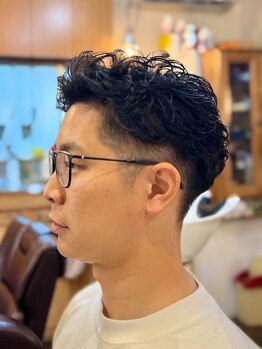 ウィード(WEED)の写真/【夏はパーマと相性バツグン☆】男性の髪に対する経験値の高い理容師が集結！好印象ヘアをご提案〈理容室〉