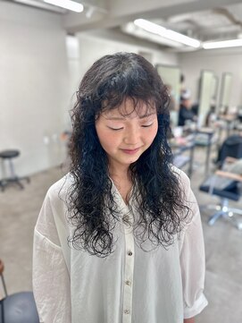 ヌークバイラヴェスト 四日市(neuk by lovest) ロングパーマ