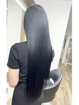 リア(Li'a) 黒髪ロング｜艶MAXワンレンストレート