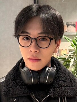 ブロック(bloc) 韓国マッシュ センターパート 20代 ダークカラー センターパート