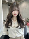 冬はコレ！透明感グレージュカラーにおしゃれなレイヤーカット